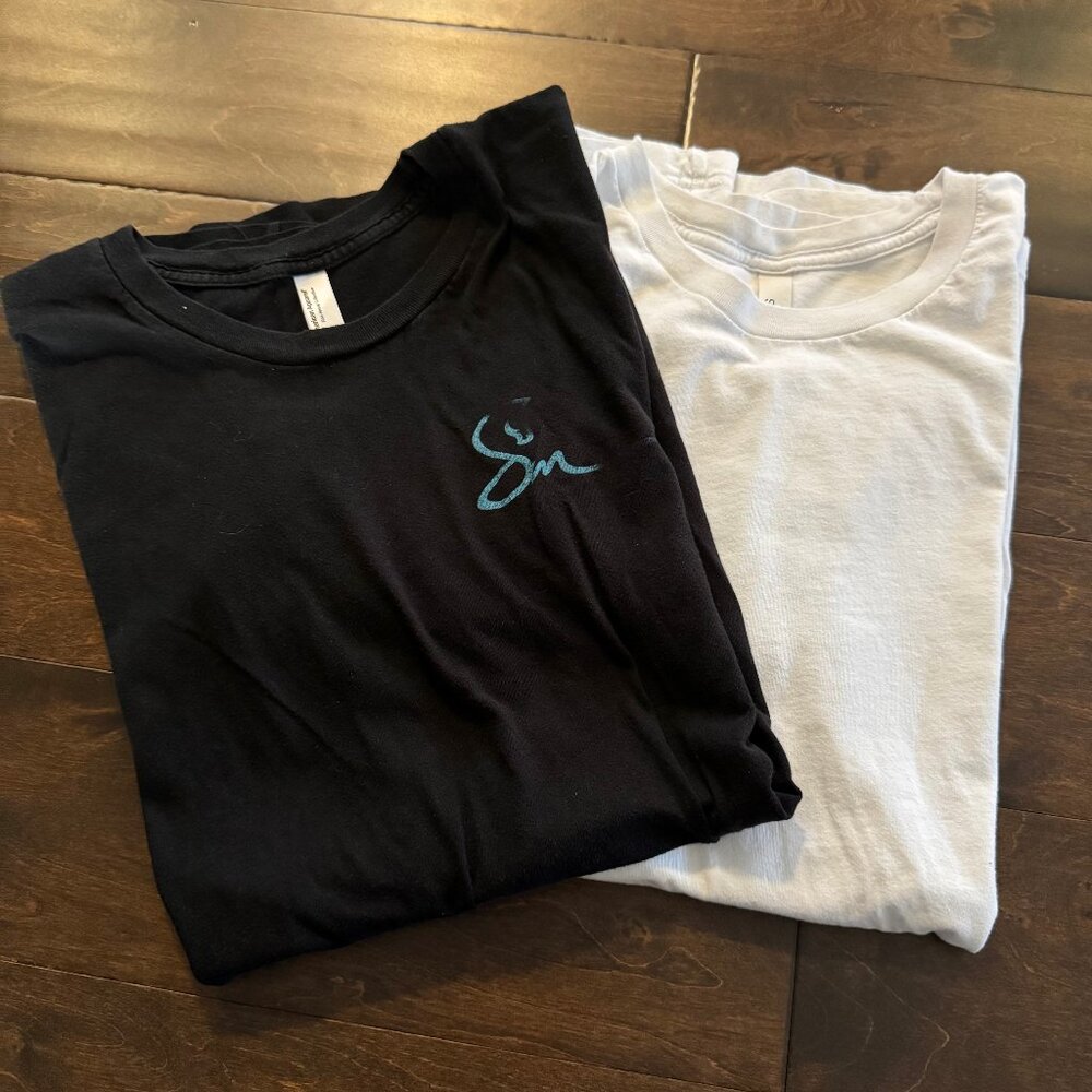 Lot of 2 - Stangmode T-shirts - black and white - Large